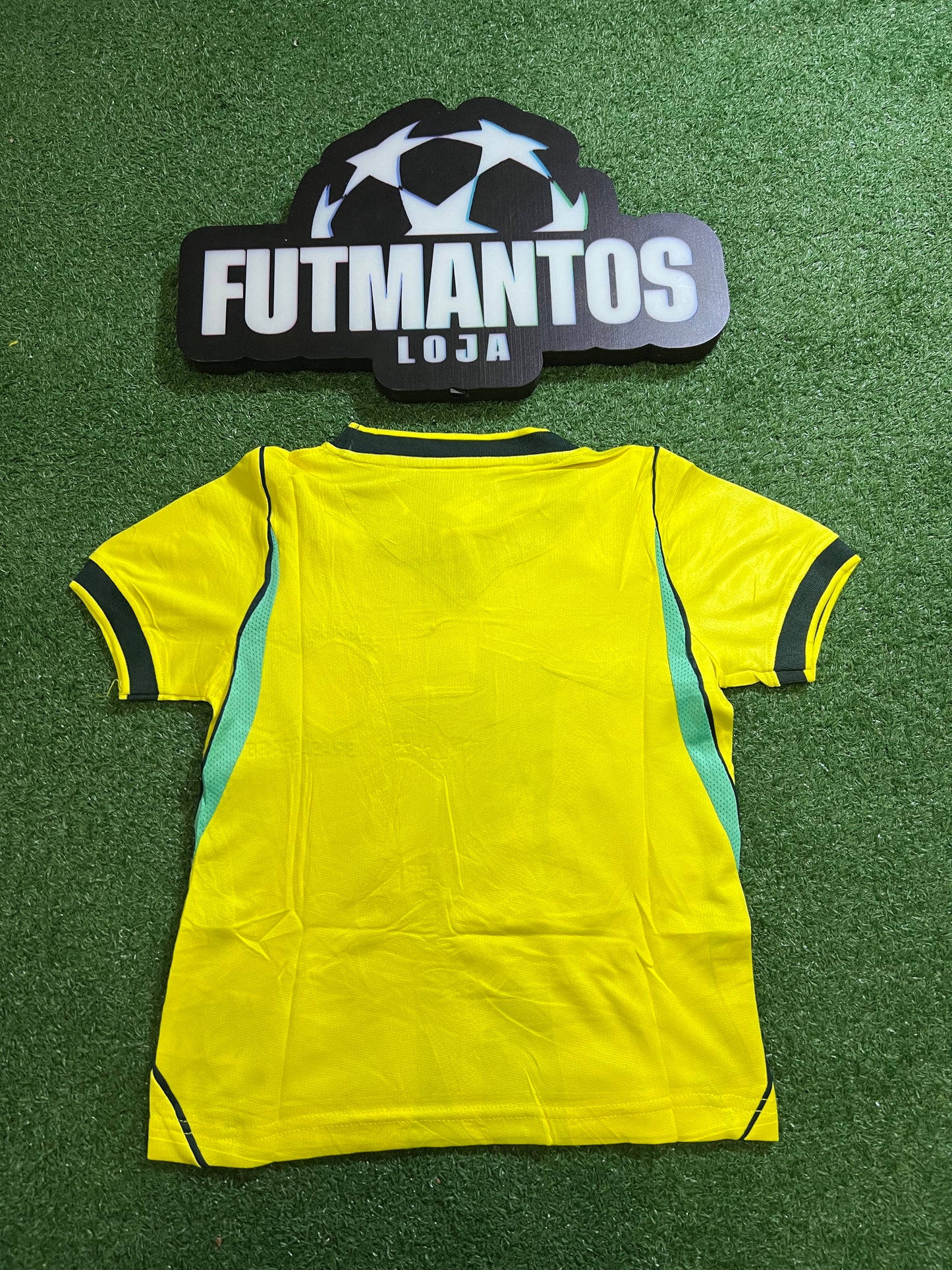 kit Infantil Brasil 26/27 - Amarelo - Gola escura |  FutMantos