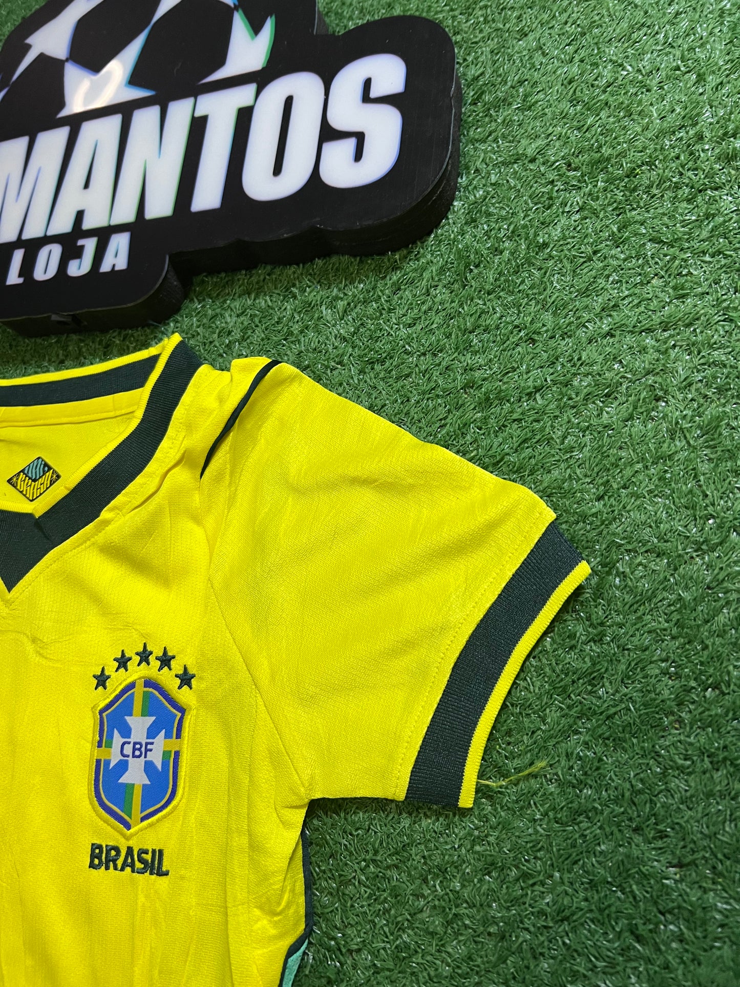 kit Infantil Brasil 26/27 - Amarelo - Gola escura |  FutMantos