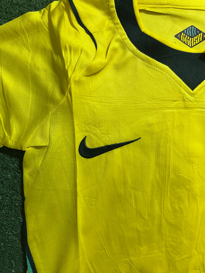 kit Infantil Brasil 26/27 - Amarelo - Gola escura |  FutMantos