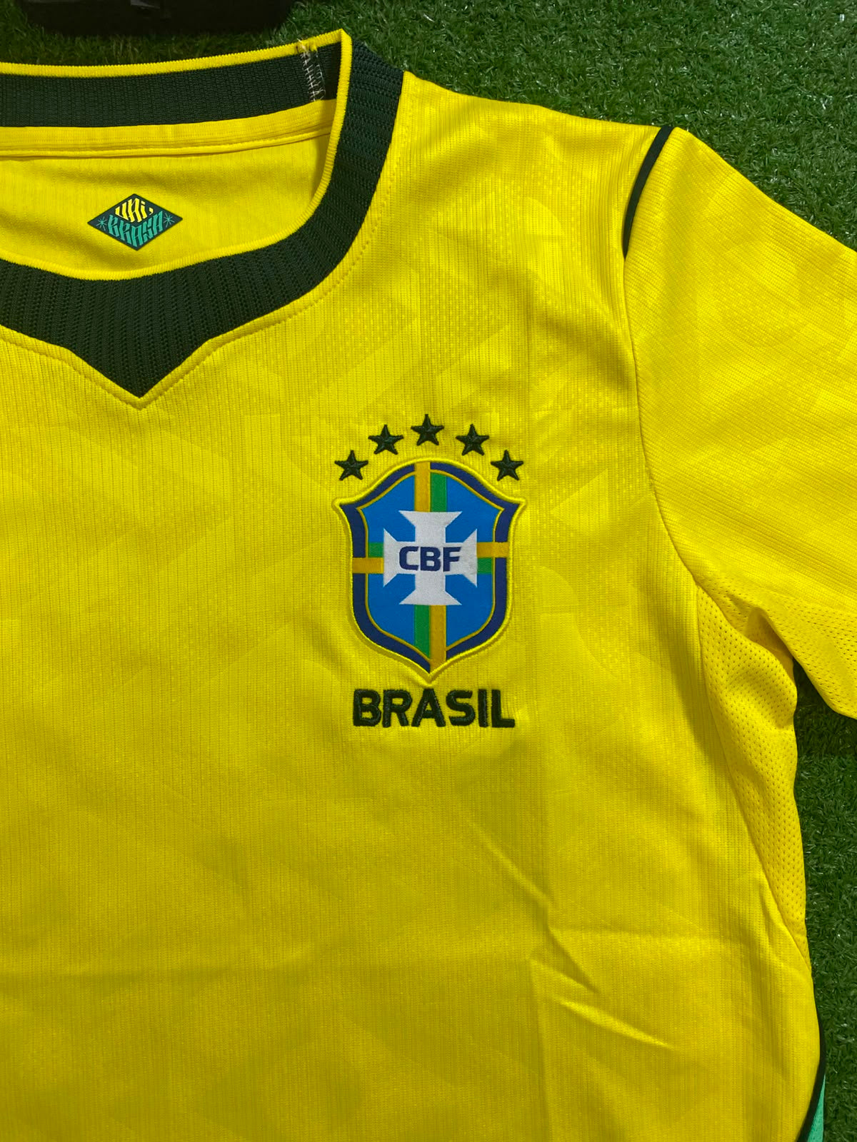 Camisa Brasil Amarela I 26/27 - Torcedo(com Gola em Verde Mais Escuro)| FutMantos