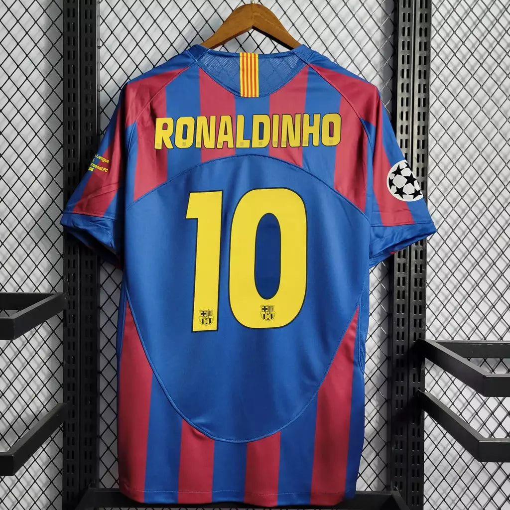 Camisa Barcelona I 2006 - Retrô - Ronaldinho #10