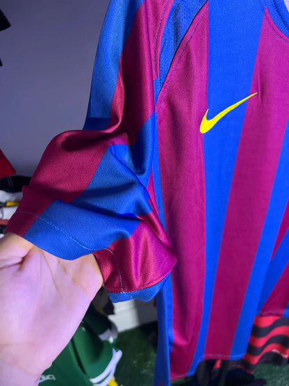Camisa Barcelona I 2006 - Retrô - Ronaldinho #10 | FutMantos