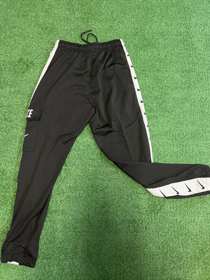 Calça Nike com Bolso